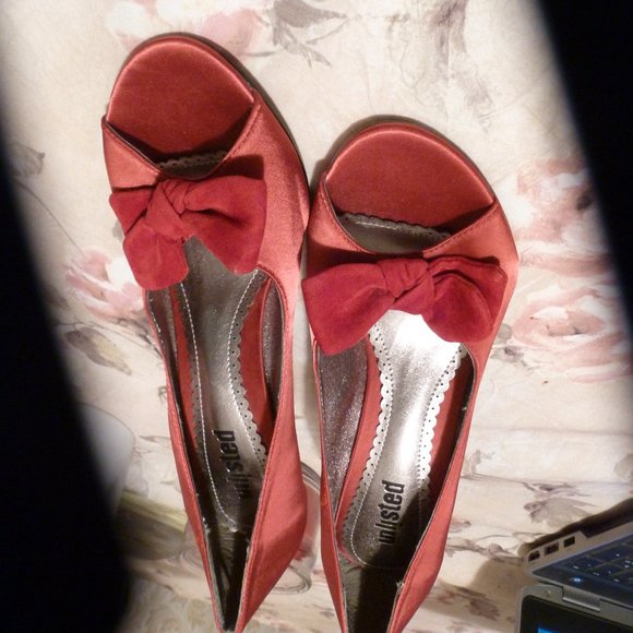 Unlisted Red  Peep Toe Heels with Bow  sz 10 NWOP - Picture 2 of 15